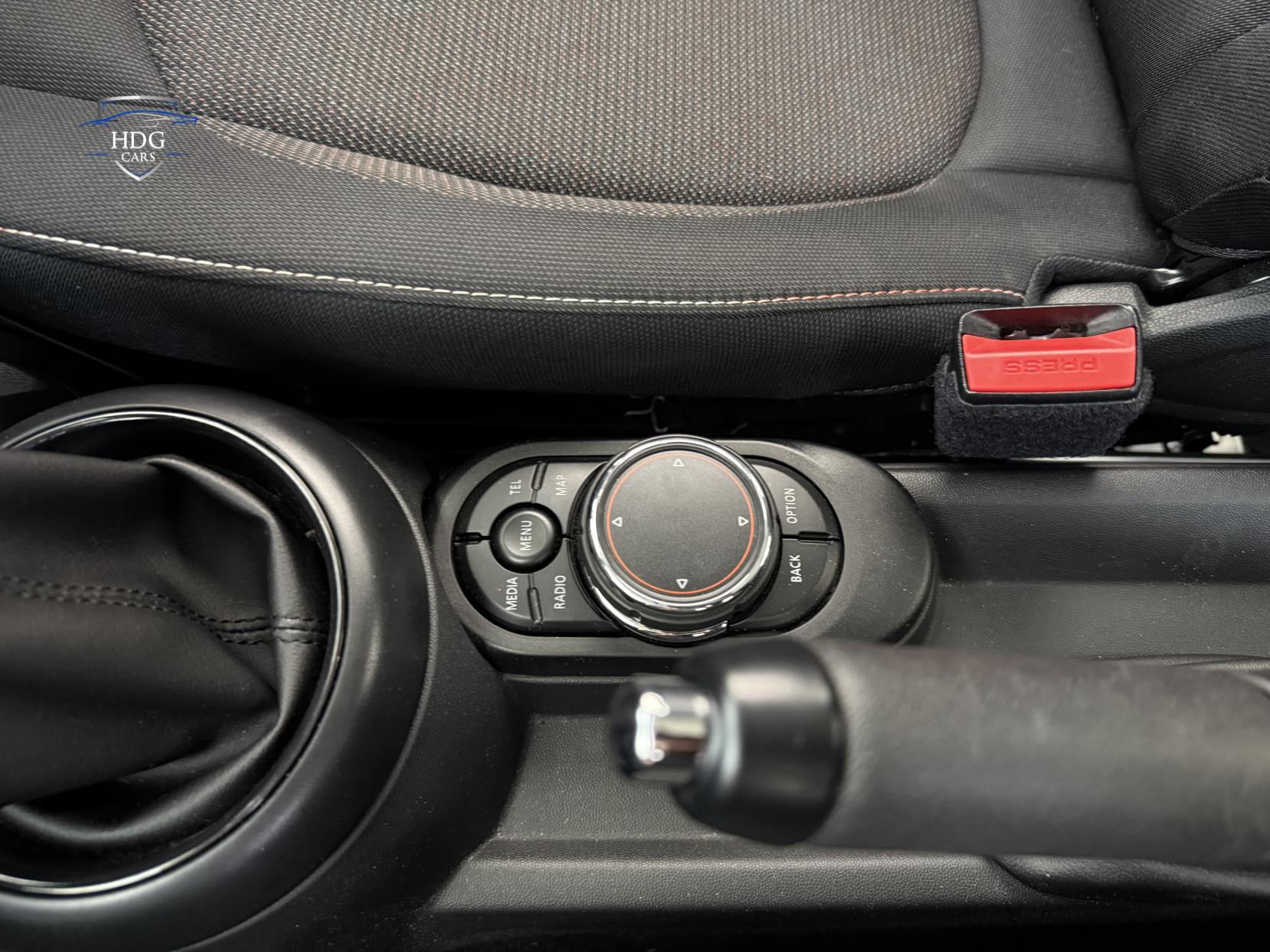 MINI Hatch 1.5 Cooper D Hatchback 5dr Diesel Steptronic Euro 6 (s/s) (116 ps)