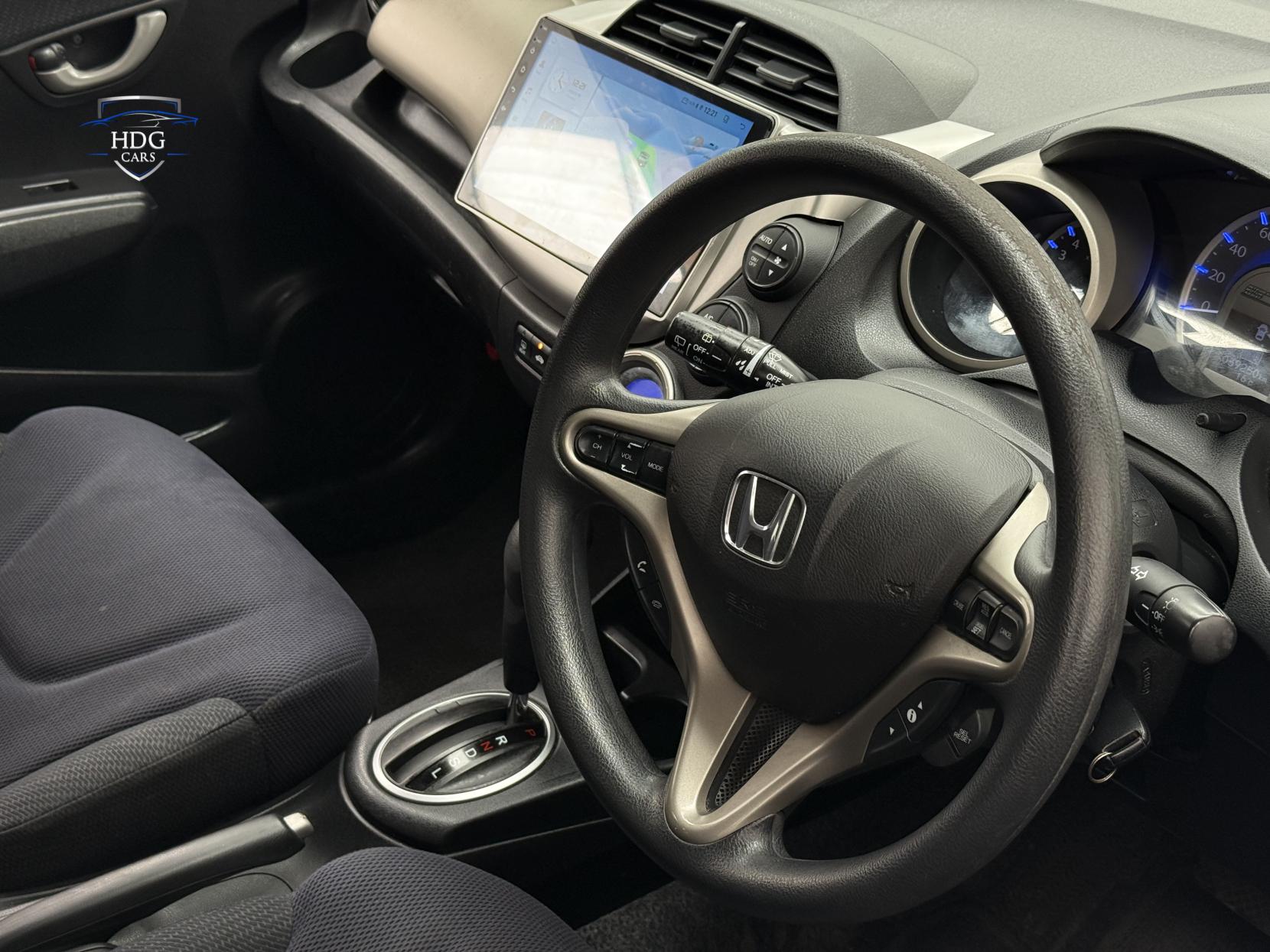 Honda Jazz 1.3h IMA HS-T Hatchback 5dr Petrol Hybrid CVT Euro 5 (102 ps)