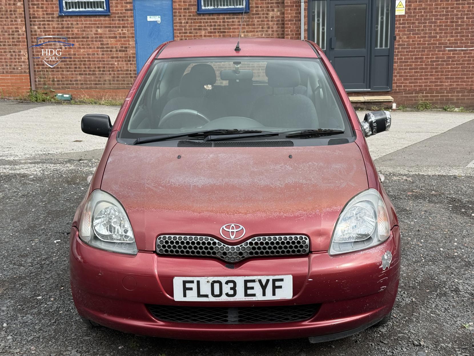 Toyota Yaris 1.0 VVT-i Colour Collection Hatchback 3dr Petrol Manual (137 g/km, 67 bhp)