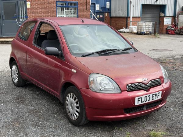 Toyota Yaris 1.0 VVT-i Colour Collection Hatchback 3dr Petrol Manual (137 g/km, 67 bhp)