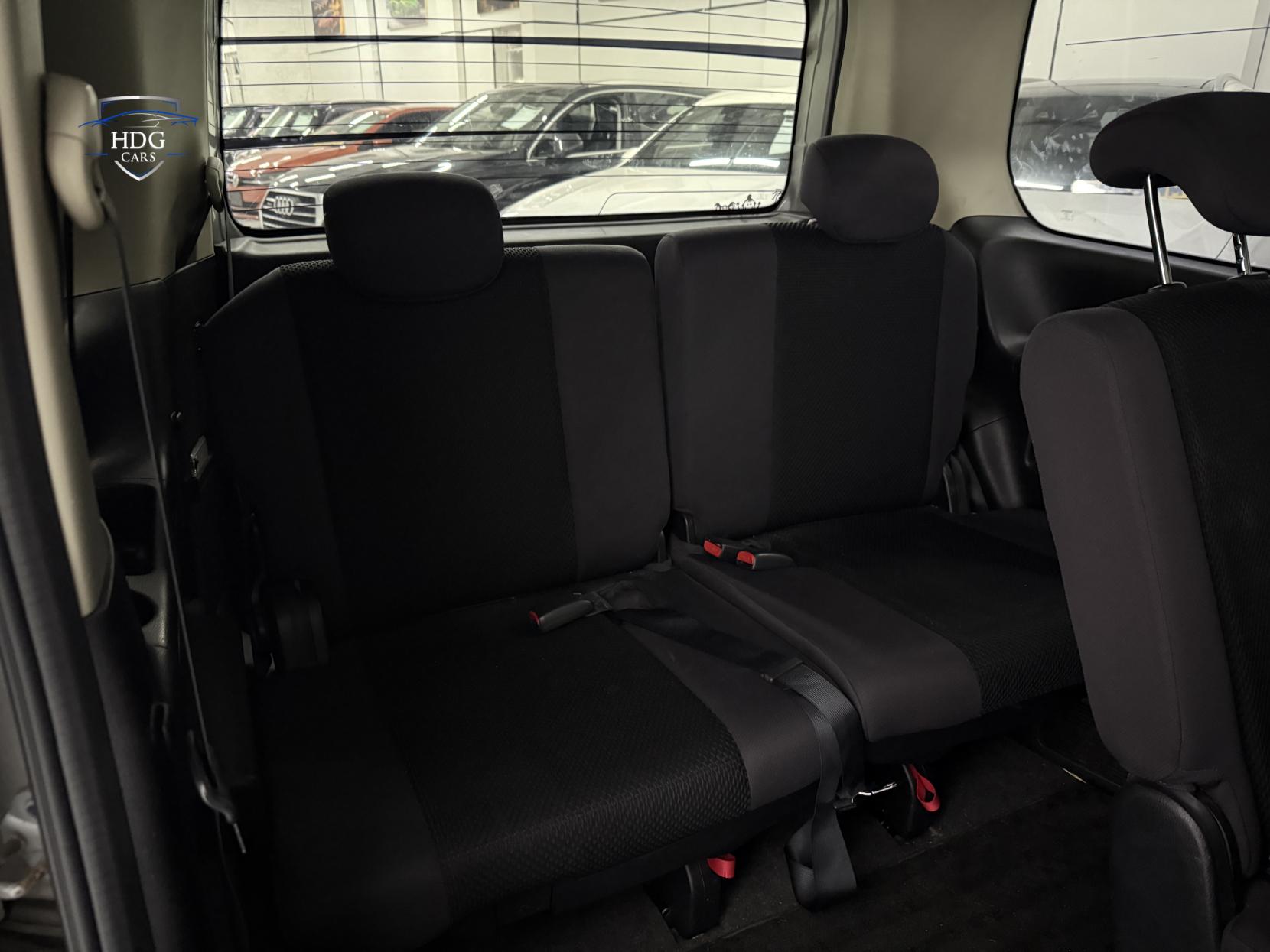 Nissan Serena 8 Seats-Automatic-petrol