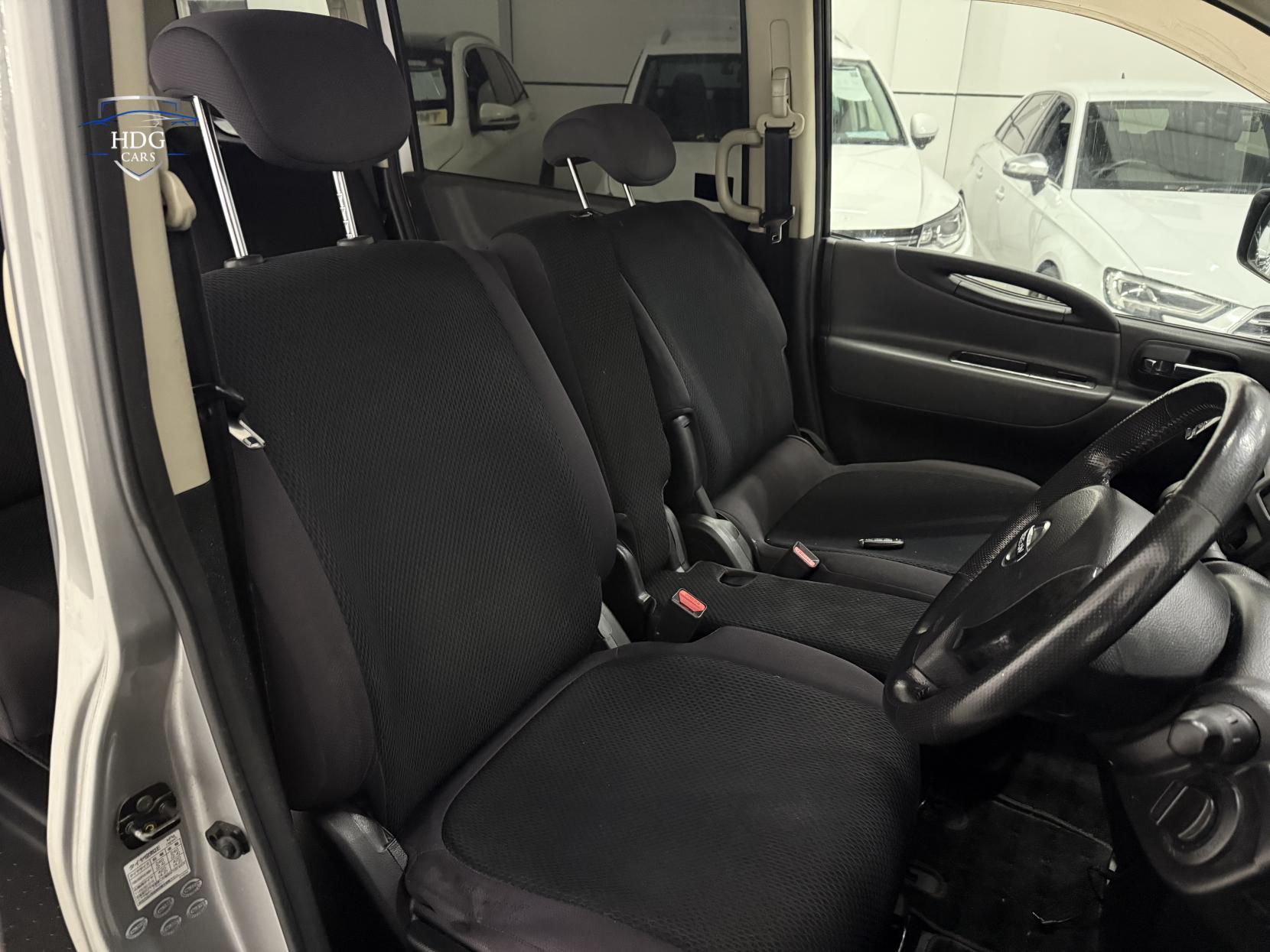 Nissan Serena 8 Seats-Automatic-petrol