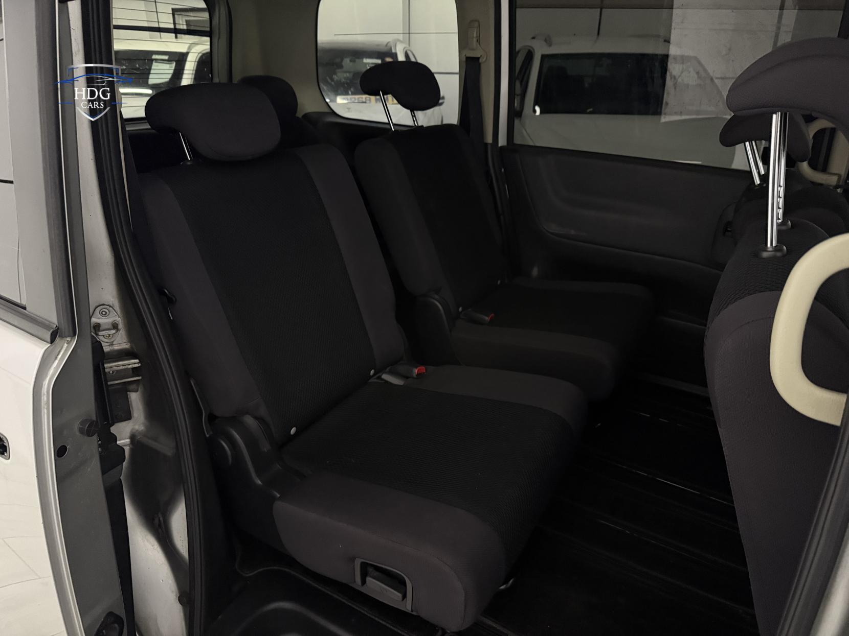 Nissan Serena 8 Seats-Automatic-petrol