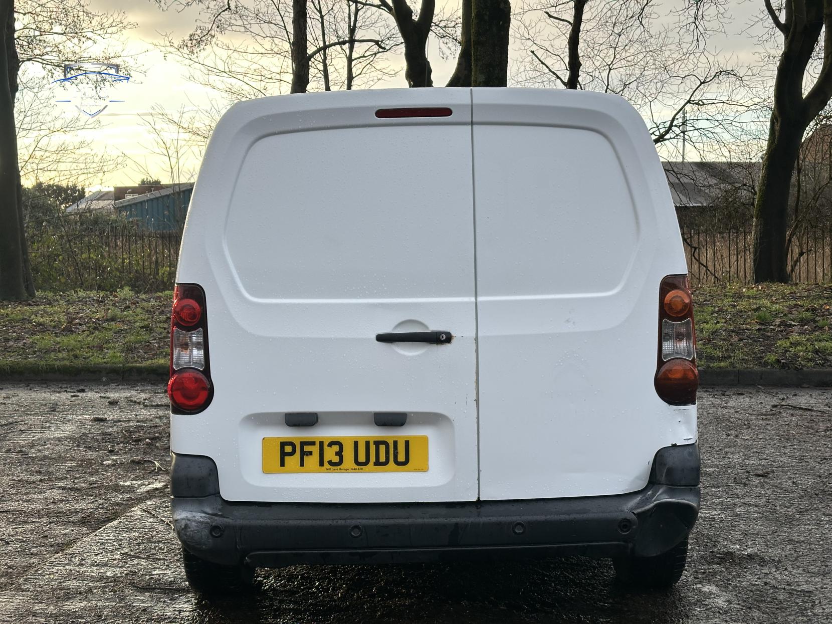 Citroen Berlingo 1.6 HDi 625 Enterprise Panel Van 5dr Diesel Manual L1 (Euro 5) (133 g/km, 75 bhp)