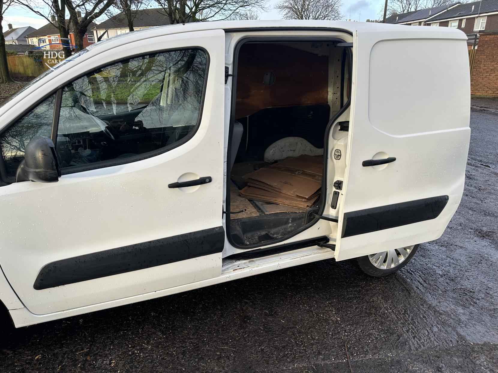 Citroen Berlingo 1.6 HDi 625 Enterprise Panel Van 5dr Diesel Manual L1 (Euro 5) (133 g/km, 75 bhp)