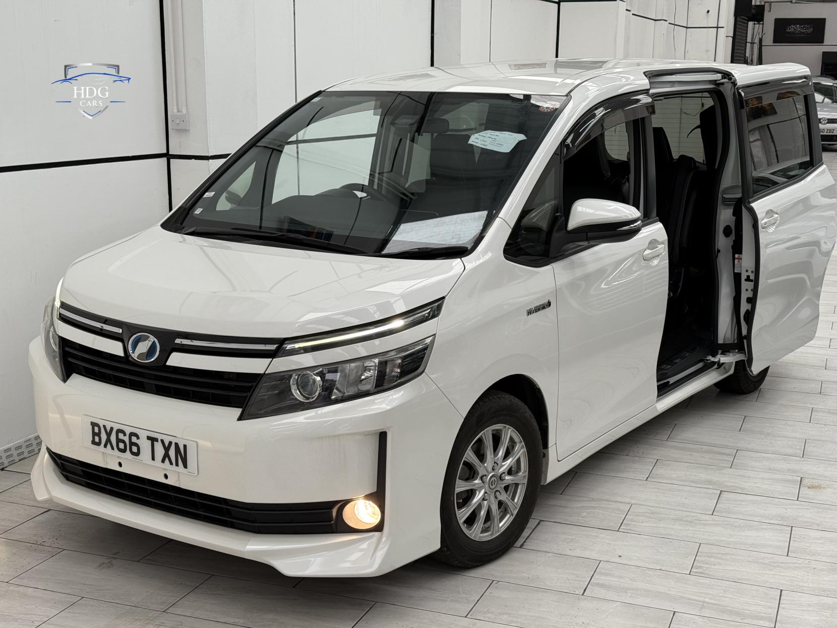 Toyota Voxy 1.8 Excel 2016