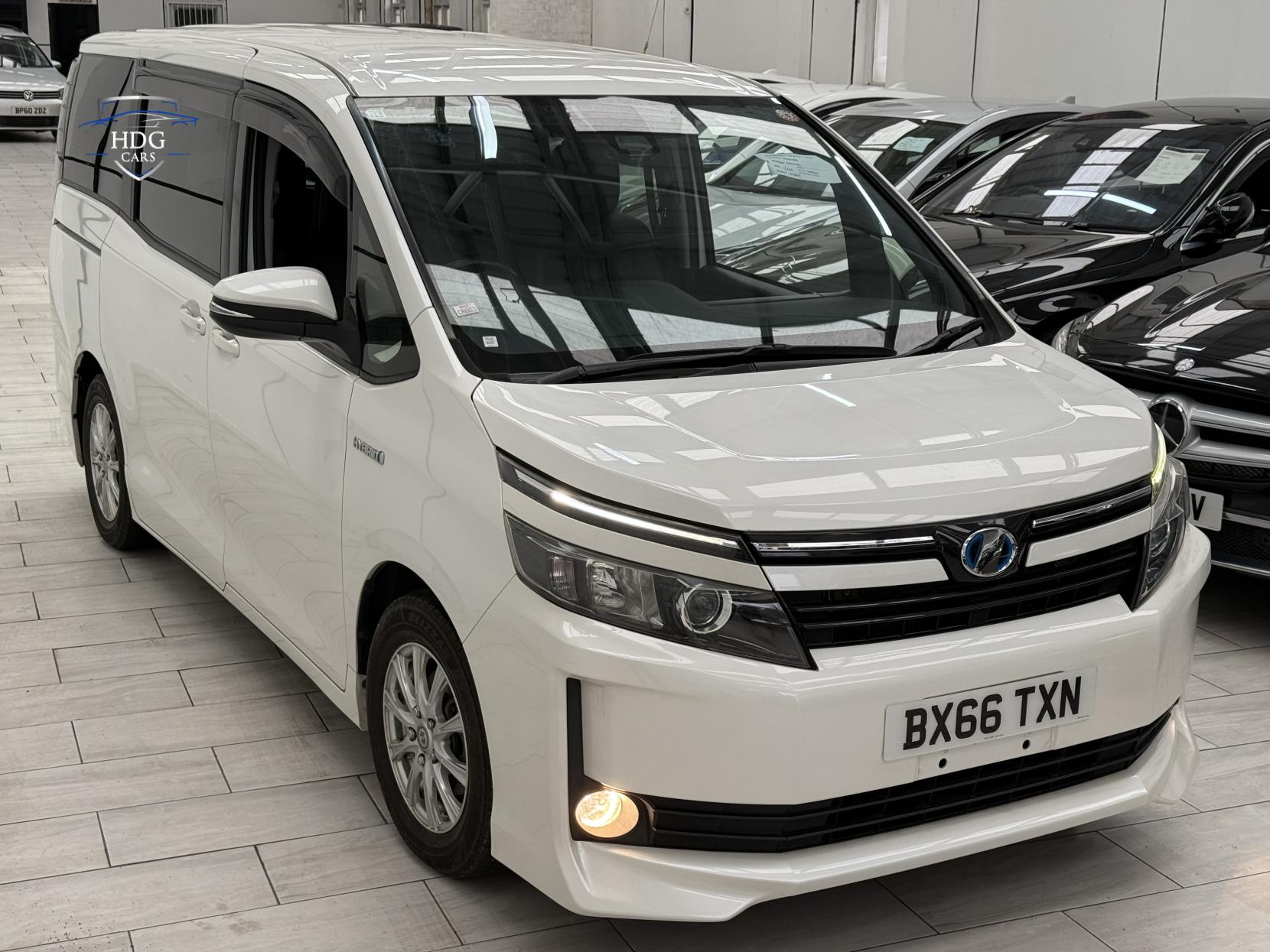 Toyota Voxy 1.8 Excel 2016