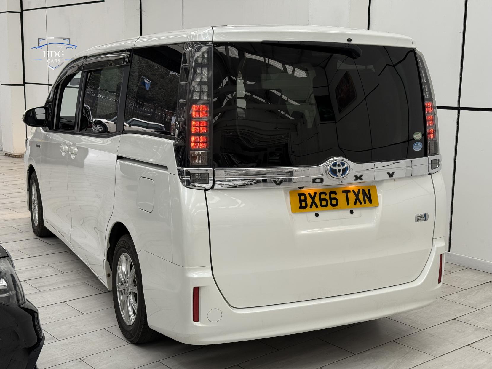 Toyota Voxy 1.8 Excel 2016