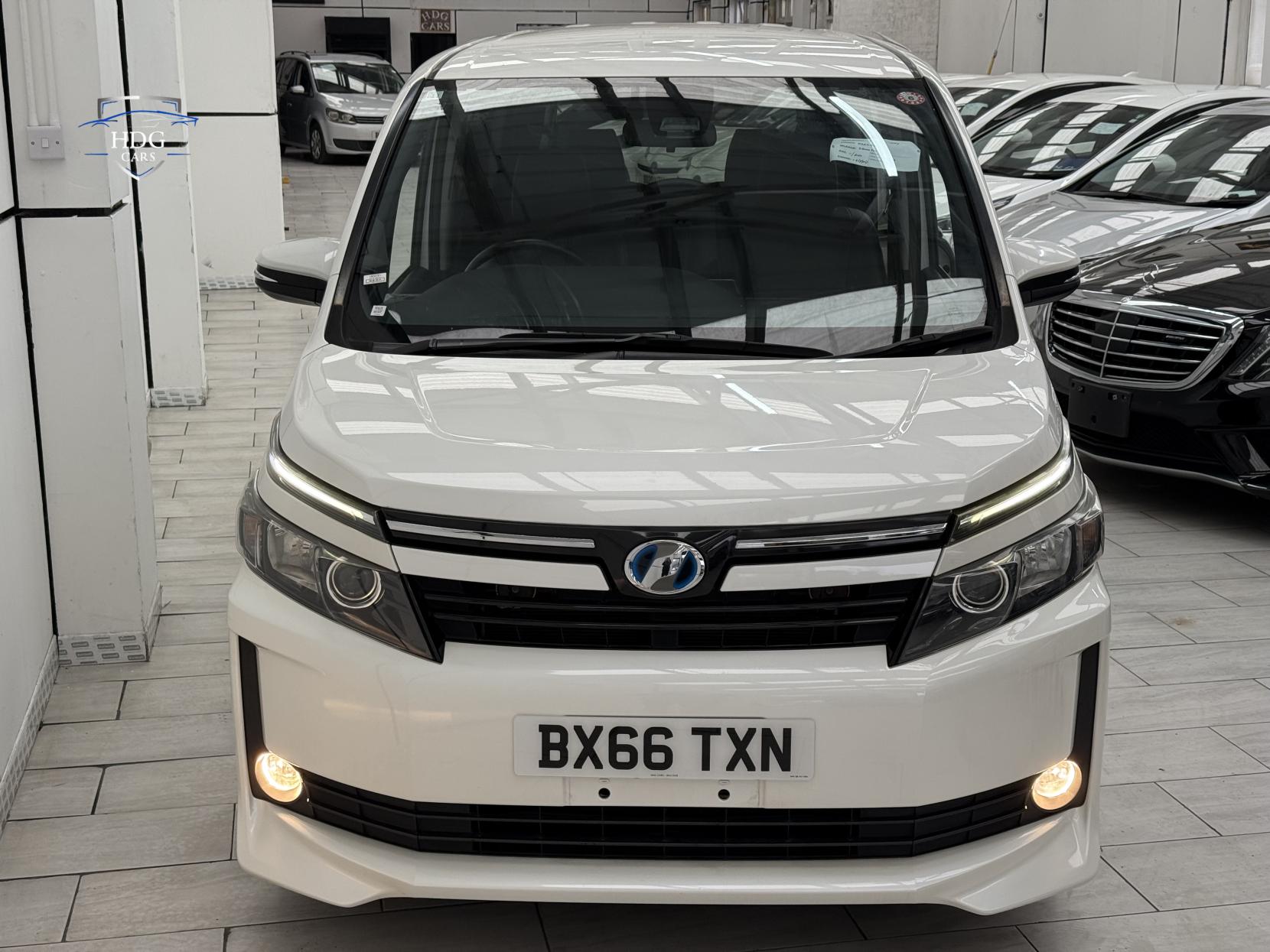 Toyota Voxy 1.8 Excel 2016