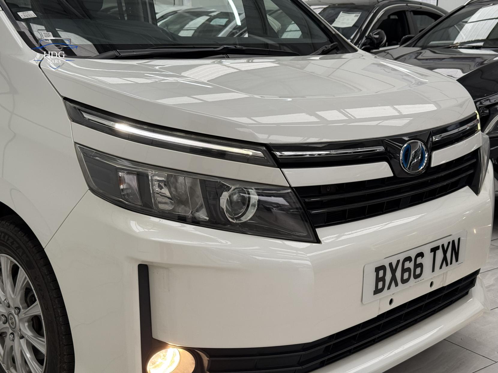 Toyota Voxy 1.8 Excel 2016