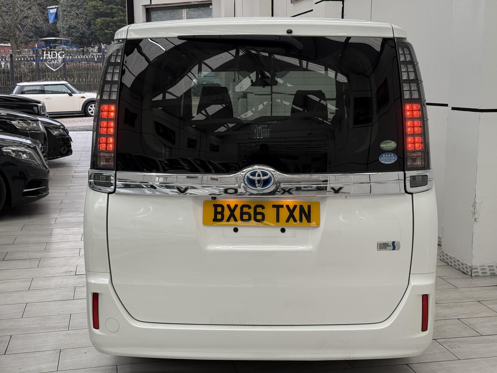 Toyota Voxy 1.8 Excel 2016