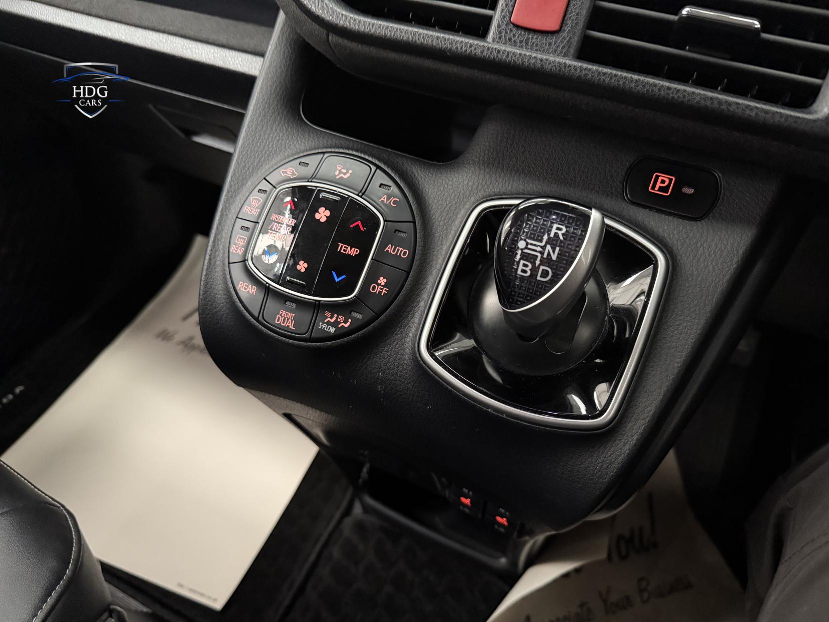 Toyota Voxy 1.8 Excel 2016