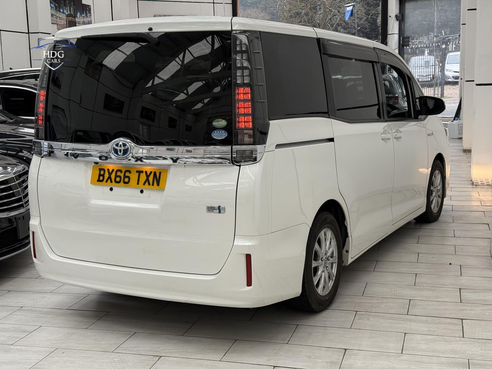 Toyota Voxy 1.8 Excel 2016