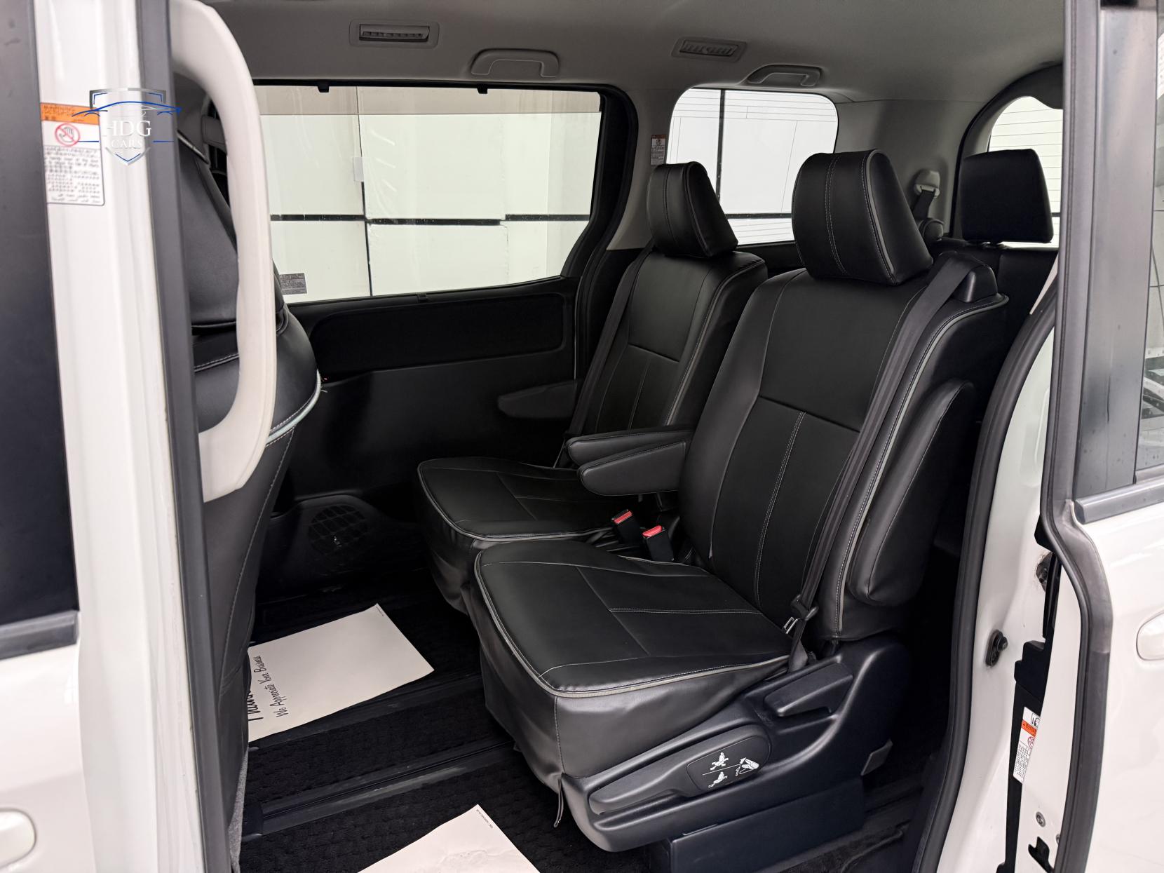 Toyota Voxy 1.8 Excel 2016