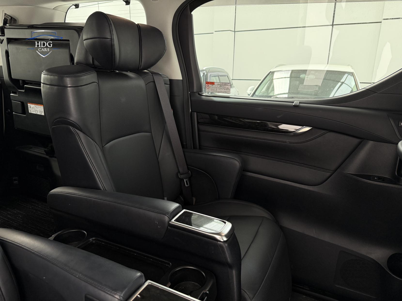 Toyota Alphard 2.5 ZX HYBRID 2016