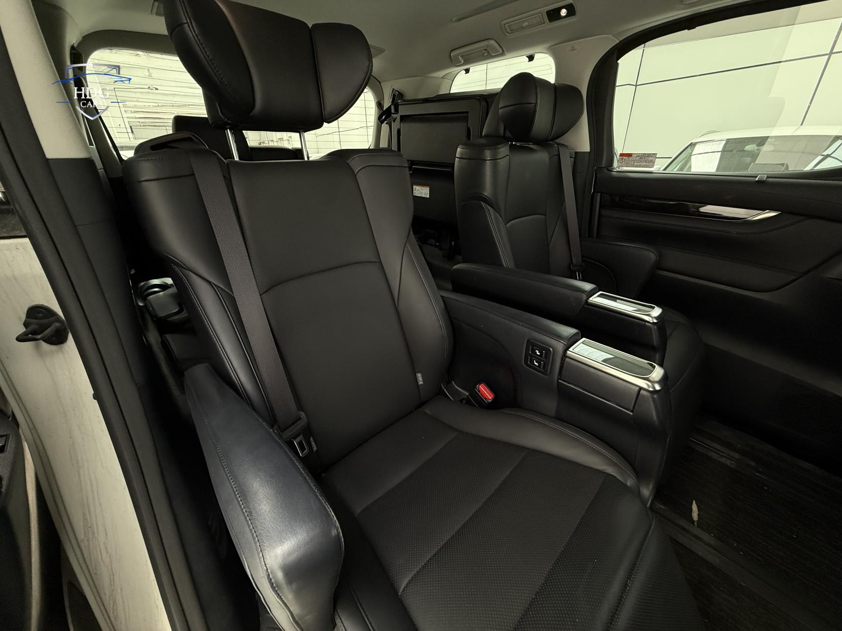 Toyota Alphard 2.5 ZX HYBRID 2016