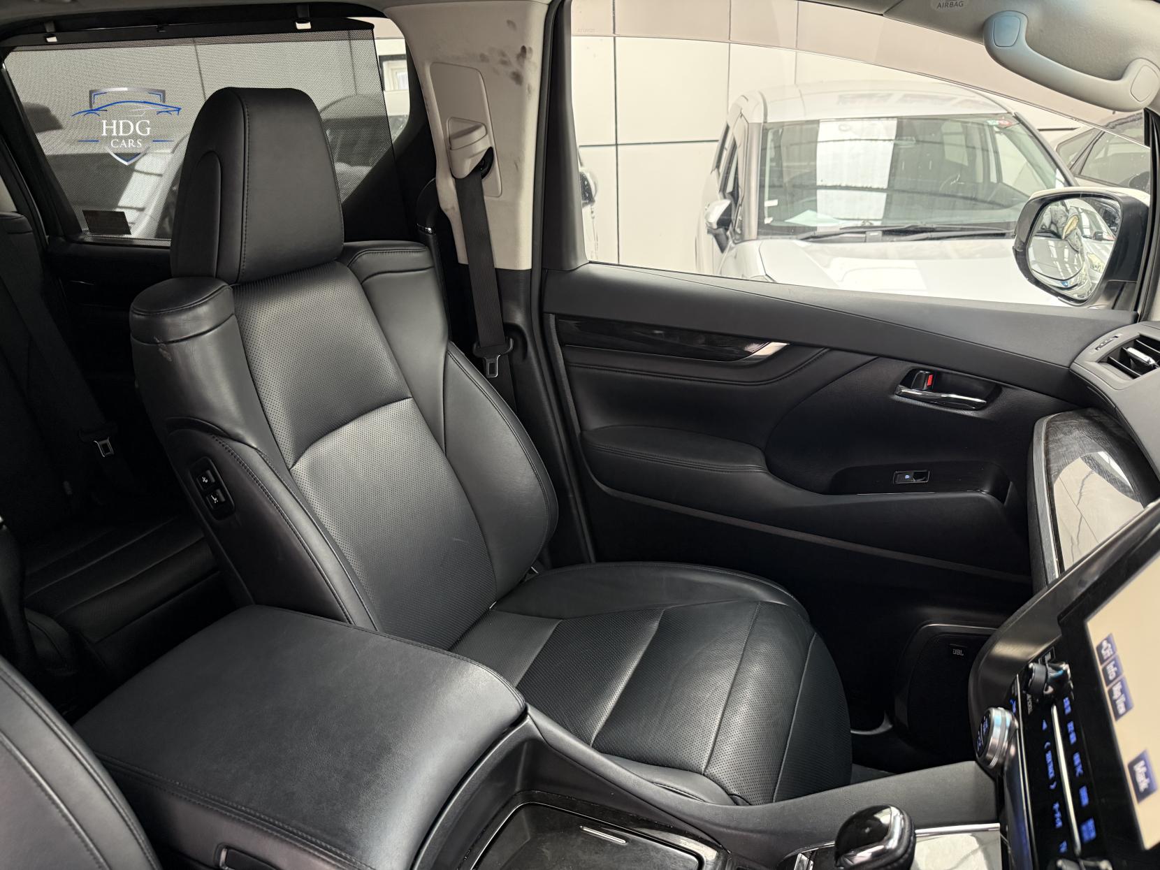 Toyota Alphard 2.5 SR C PACKAGE  2016