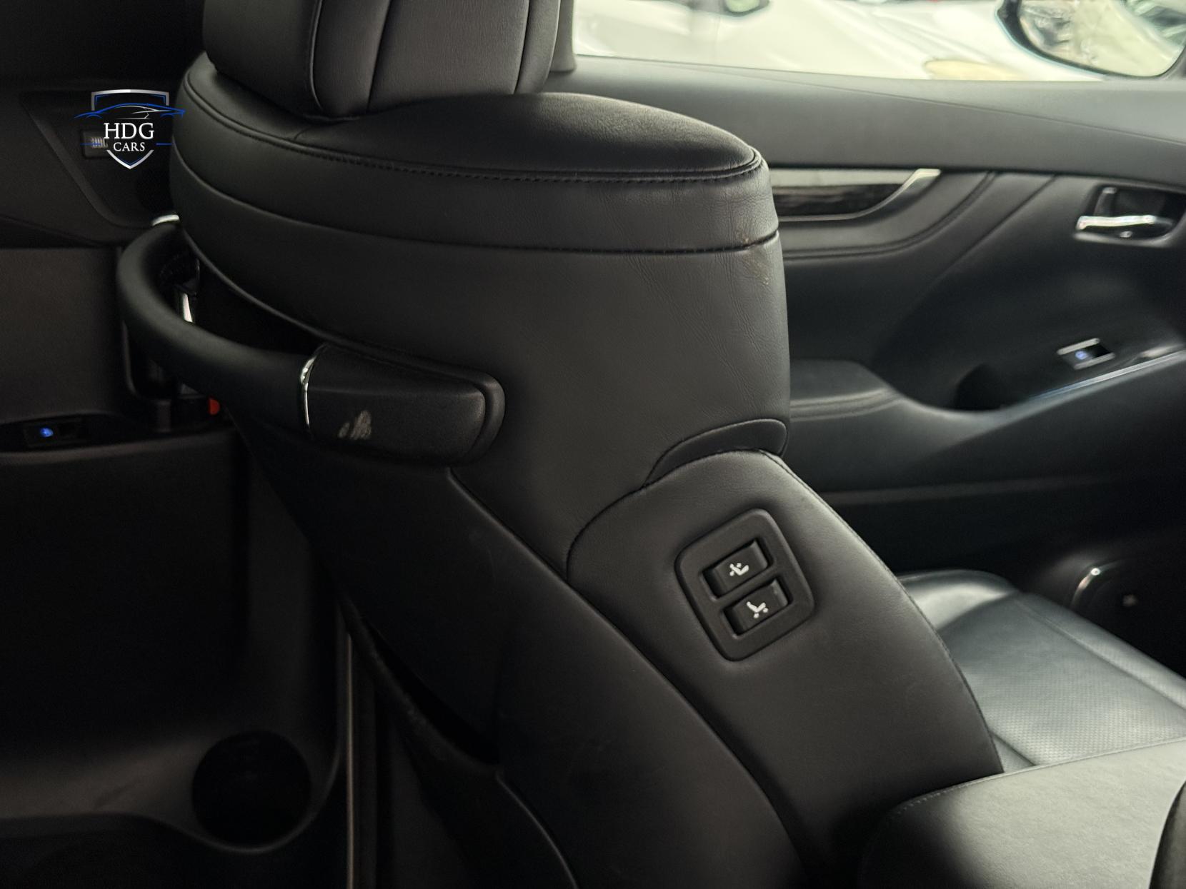 Toyota Alphard 2.5 SR C PACKAGE  2016