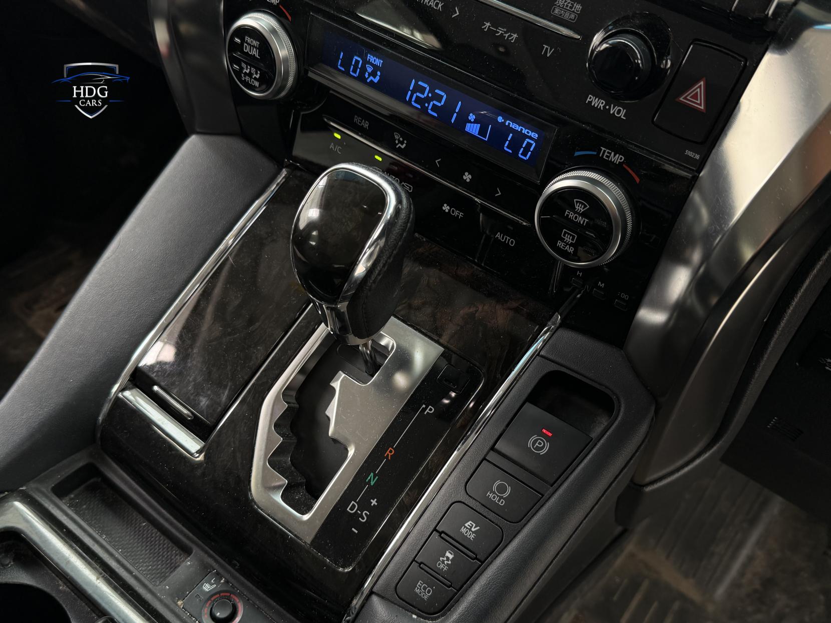 Toyota Alphard 2.5 ZX HYBRID 2016