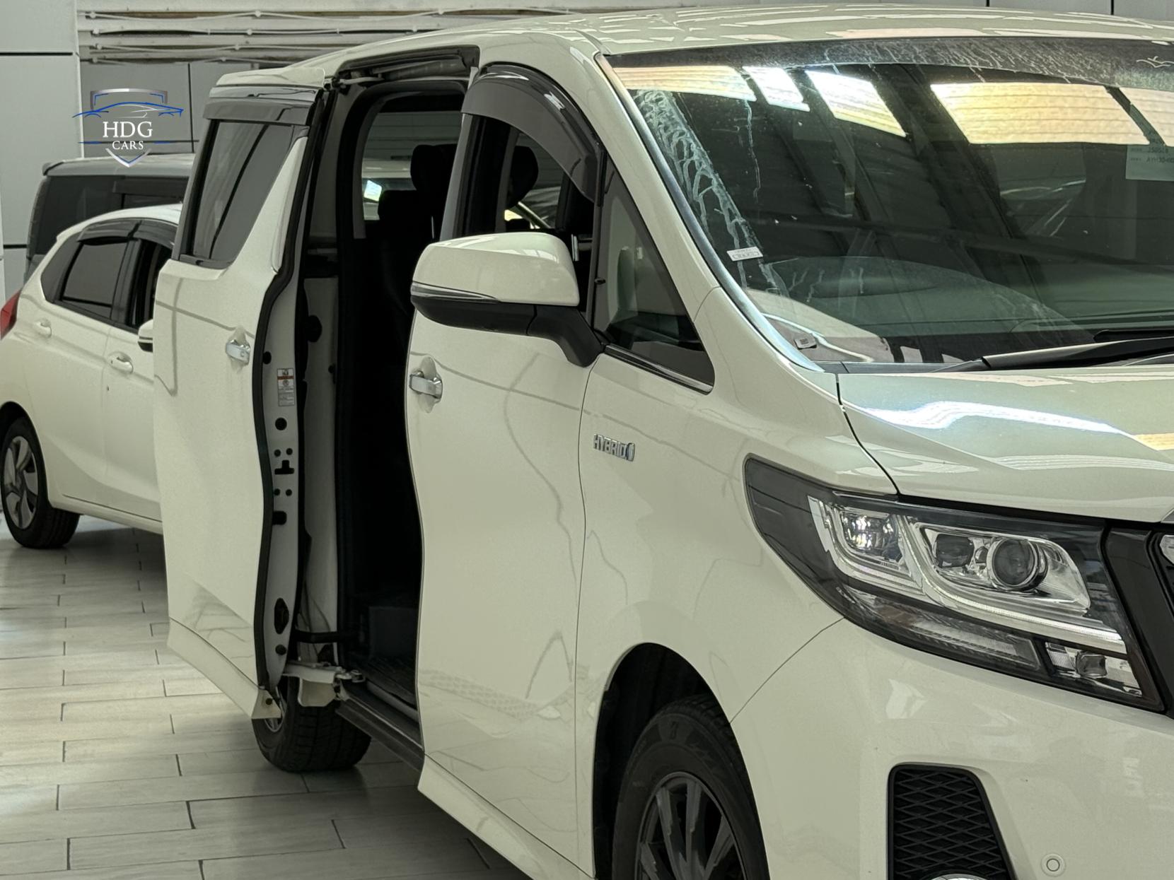 Toyota Alphard 2.5 ZX HYBRID 2016