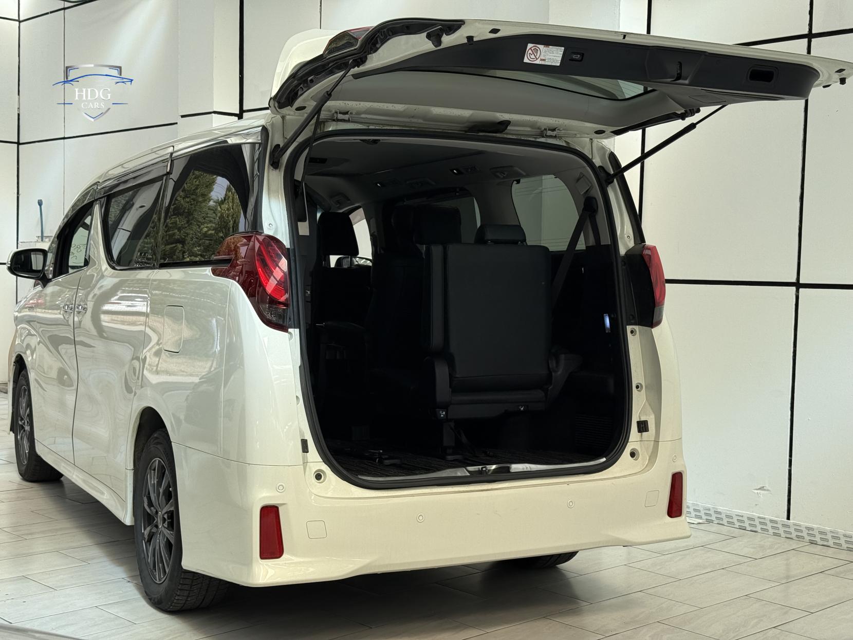 Toyota Alphard 2.5 ZX HYBRID 2016