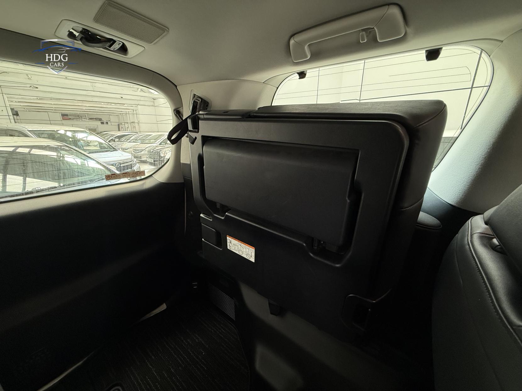 Toyota Alphard 2.5 ZX HYBRID 2016